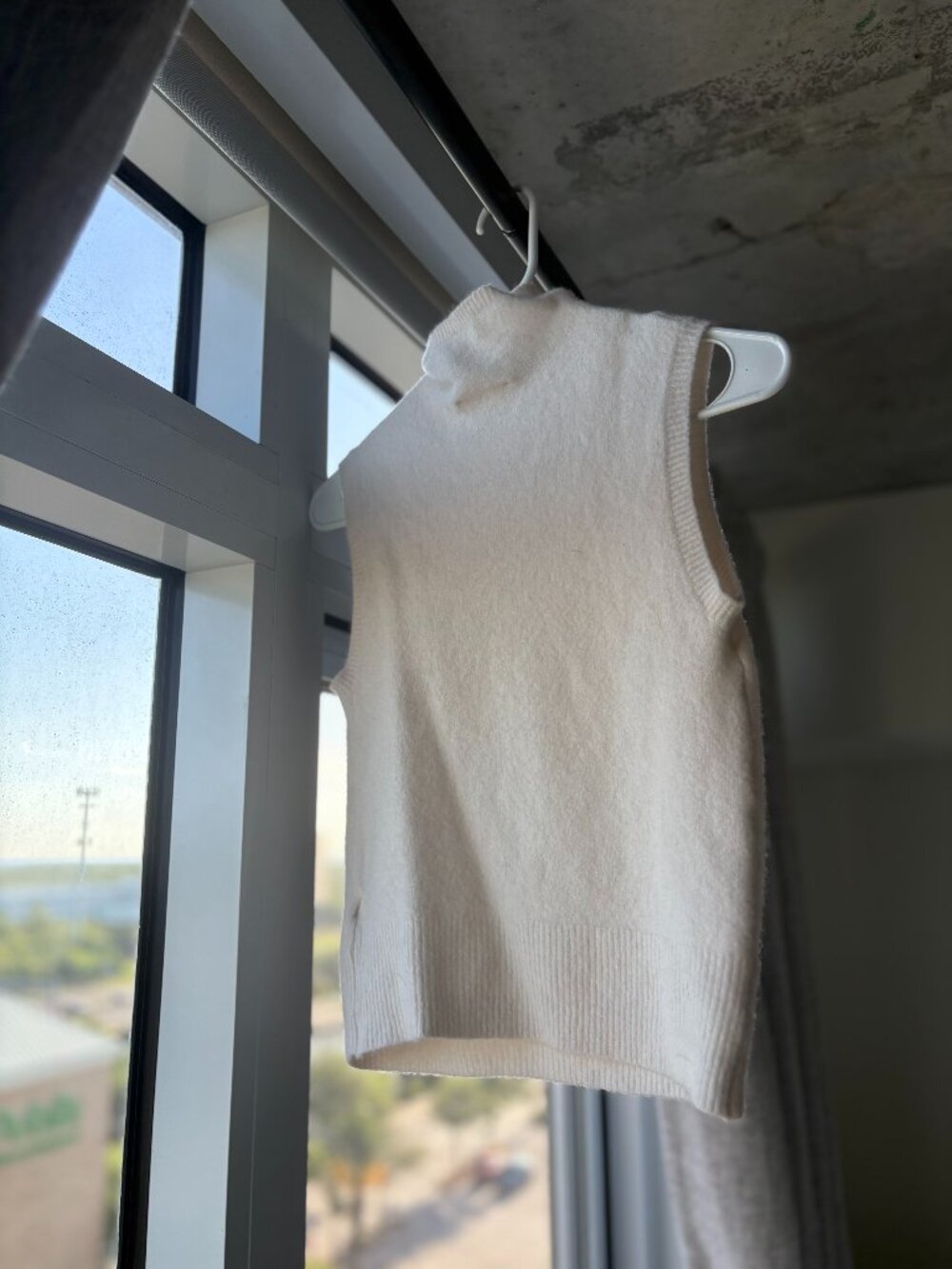 Abercrombie & Fitch Merino Wool-Blend Mock-Neck Sweater Vest — Cream XS